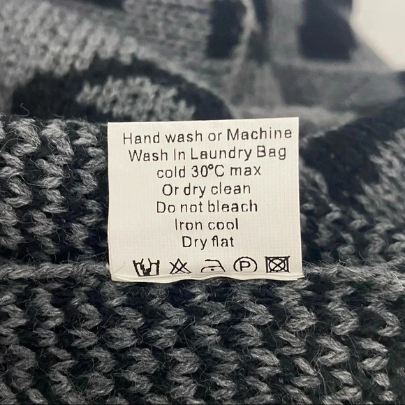 NWT Grecerelle Sweater Gray Cheetah Cowl Neck Asymmetric Button Tulip Hem Size M - Picture 6 of 9